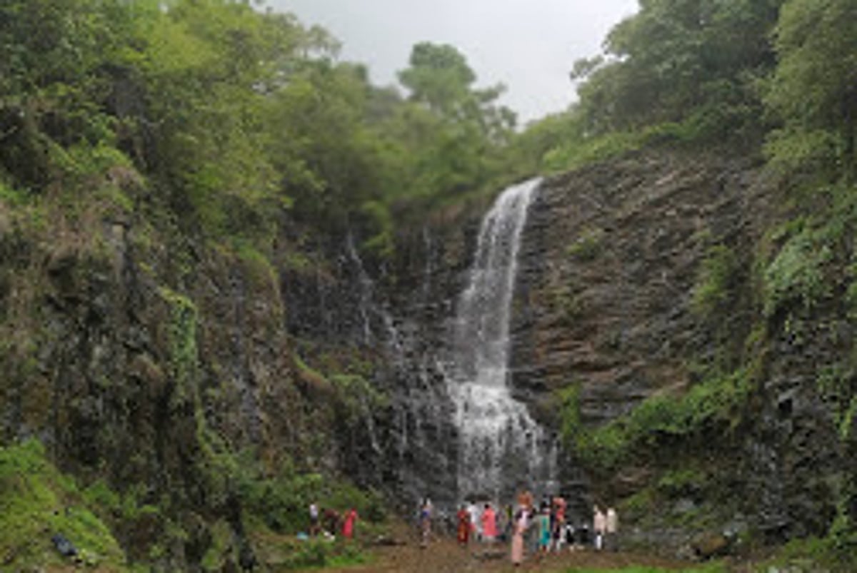Waterfall: Saleli   villagers send   back visitors