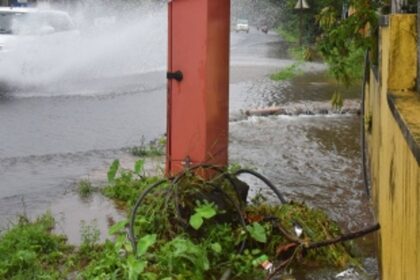 Waterlogged roads choke Panjim as rain continues on Tuesday