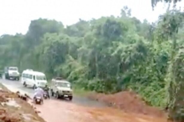 Waterlogging at NH 66 Porascadem  causes inconvenience to commuters