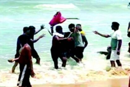 Watersports operators create a ‘splash’; beat up tourists at Baga Beach