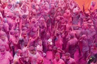 When joy turns into shades of pink at Gulalotsav