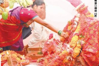 When the mother visits her children in Kumbharjua