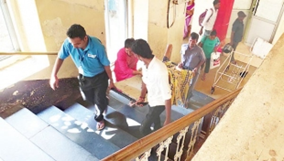 When will South Goa district hospital be commissioned?