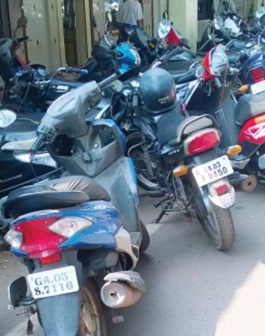 When will order return to Mapusa market ?