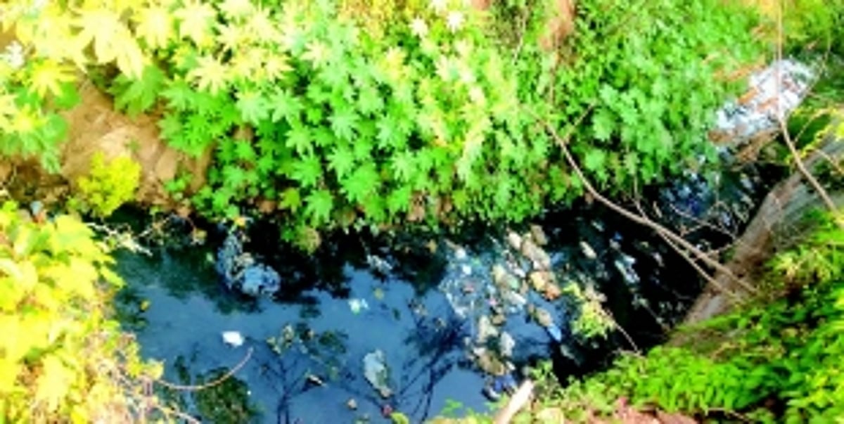 While Ponda’s three STPs remain in limbo, main nullah turns into dumping ground for sewage, garbage