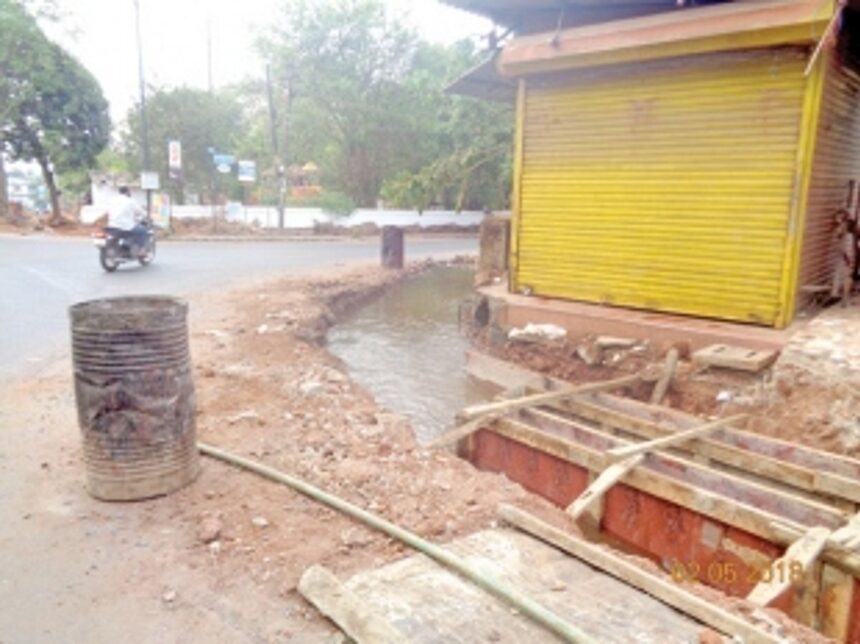 Who is to be blamed for water shortages and negligence? 1 Who is to be blamed for water shortages and negligence?