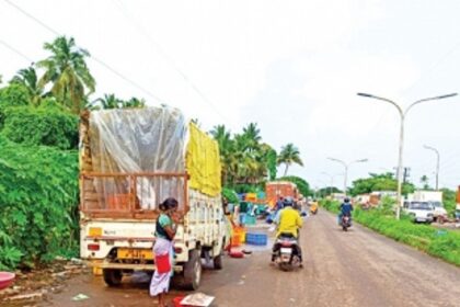 ..Wholesale fish traders have total monopoly & brute dominance over multi-crore fish trade