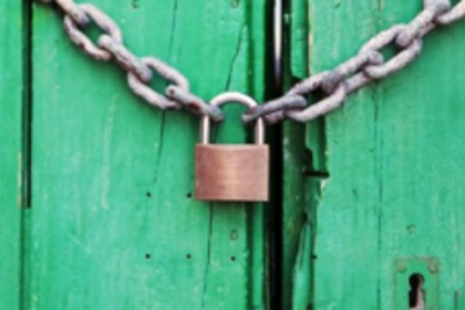 Why are small traders and restaurateurs being cheated and treated unfairly?