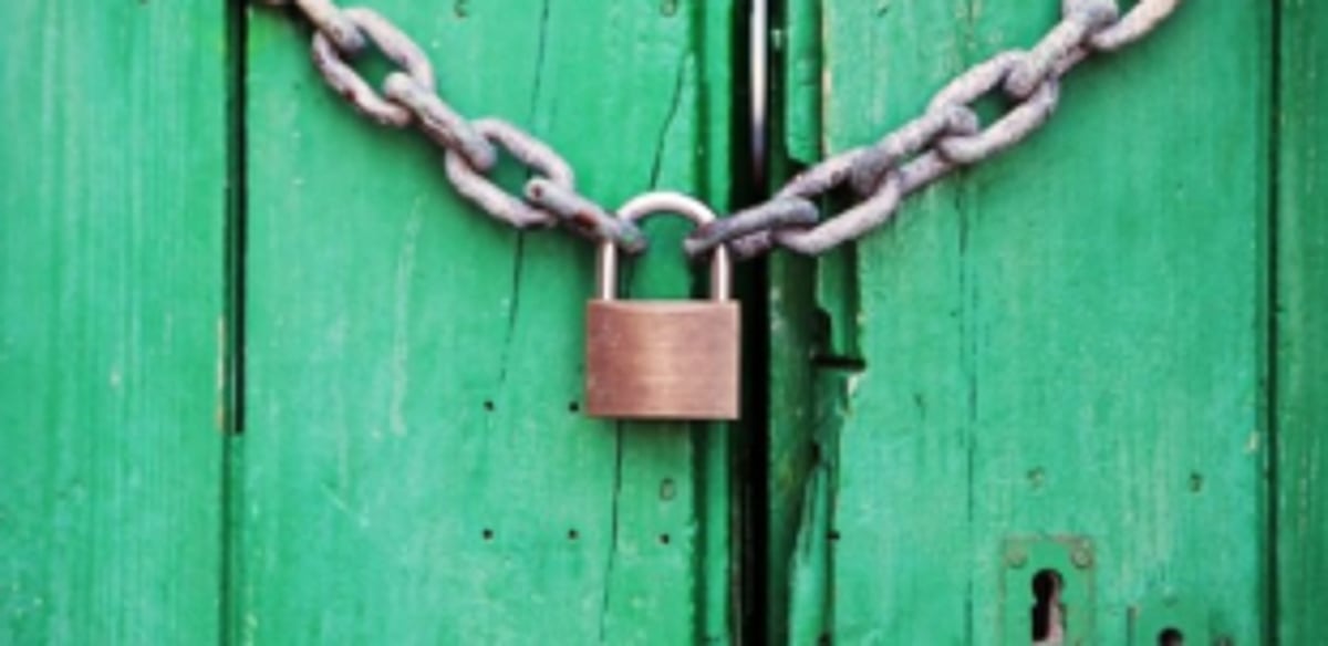 Why are small traders and restaurateurs being cheated and treated unfairly?