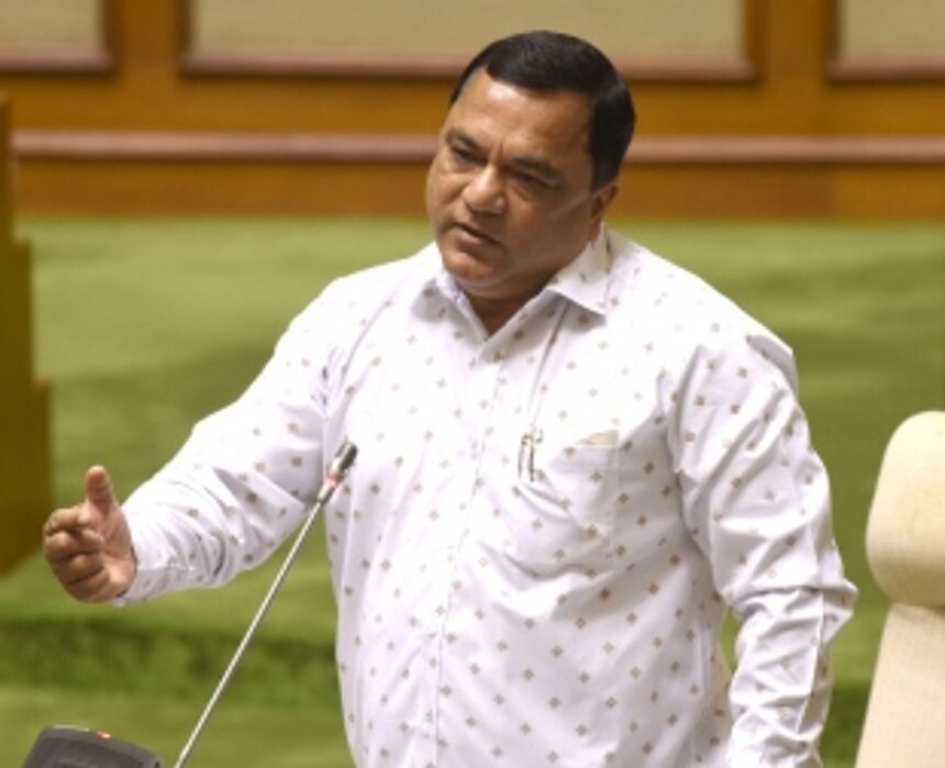 Why didn’t senior Minister Mauvin Godinho, take charge and get the Navy in on time?