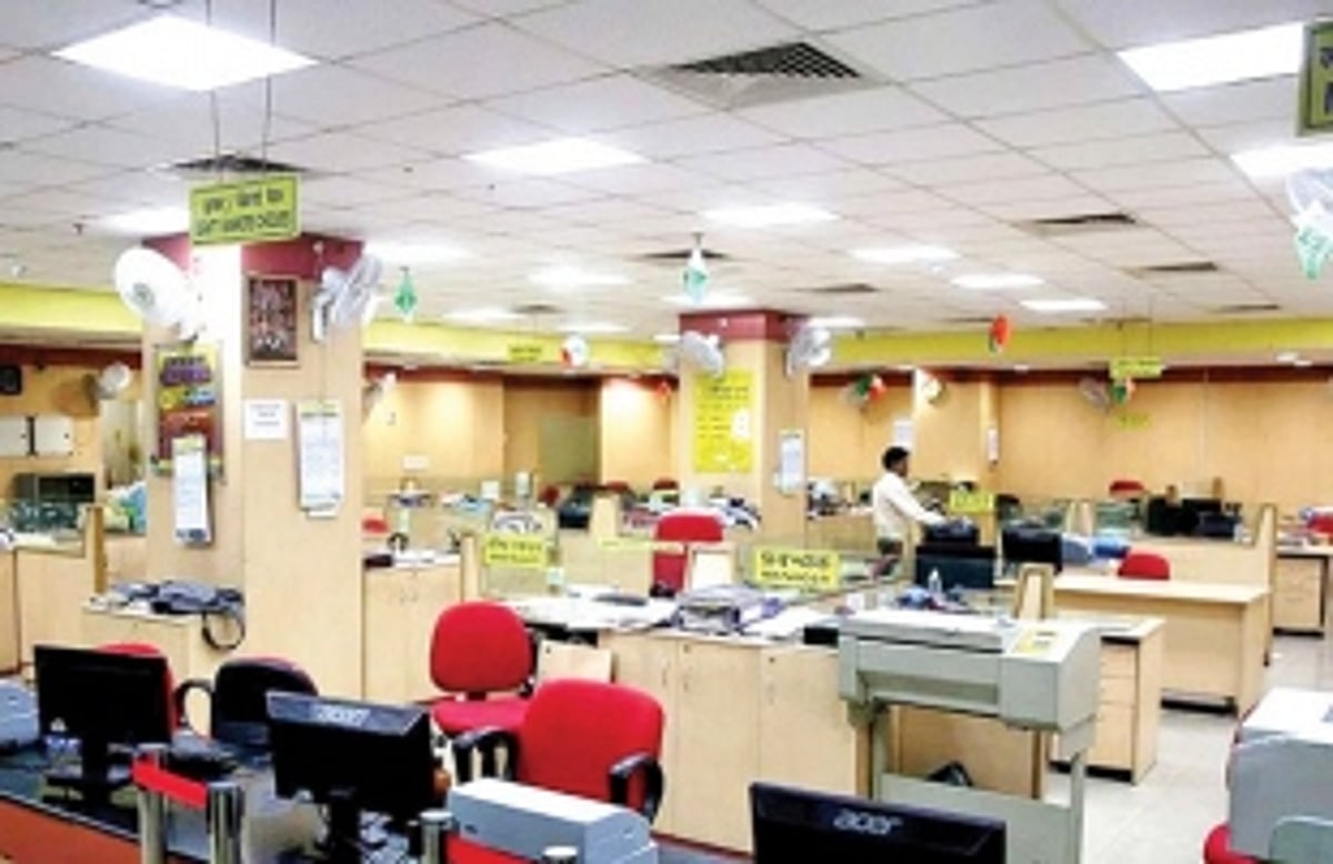 Why public services are not more efficient?