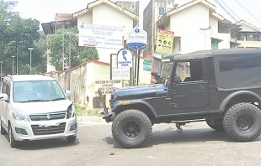 Widen the turn at Dona Paula