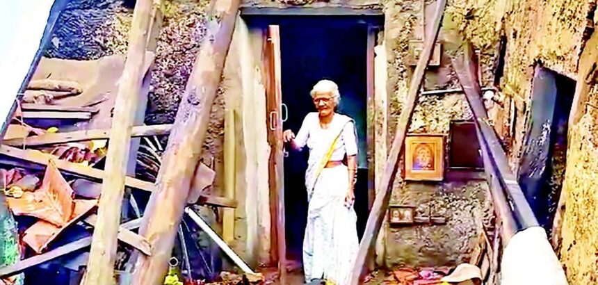 Widow rendered homeless after rain
brings down house at Siolim