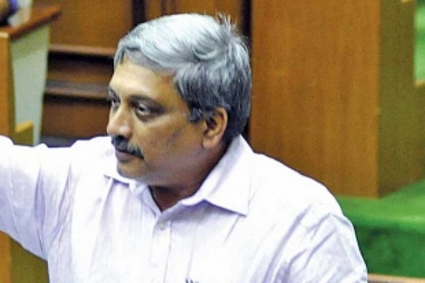 Will eat in a common plate with HIV+ child: Parrikar 1 Will eat in a common plate with HIV+ child: Parrikar