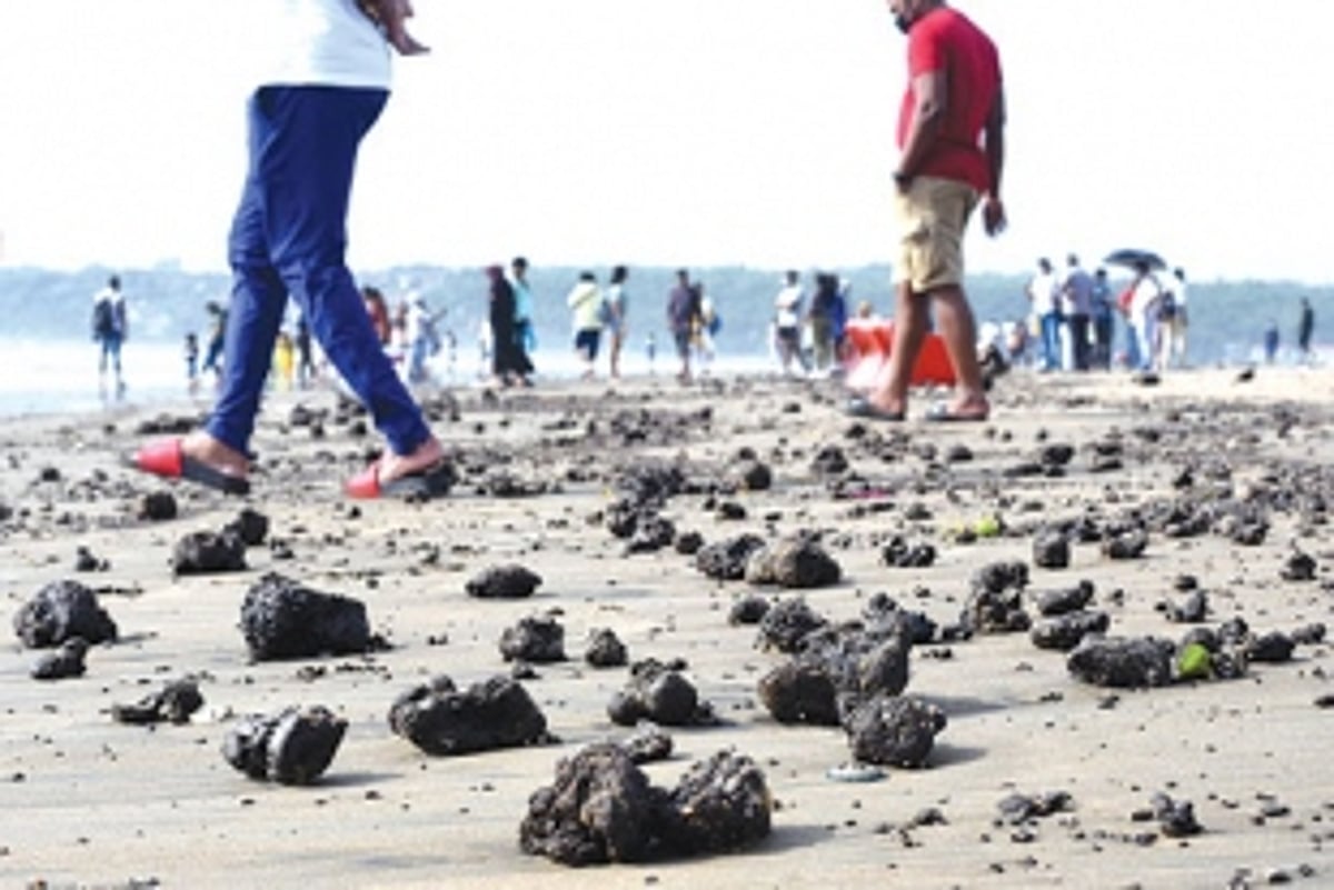 Will rid all beaches of tarballs  in two days: Tourism Min