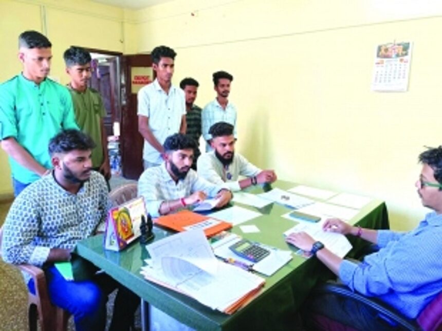 With KTC buses few and far apart, Quepem students left waiting for hours