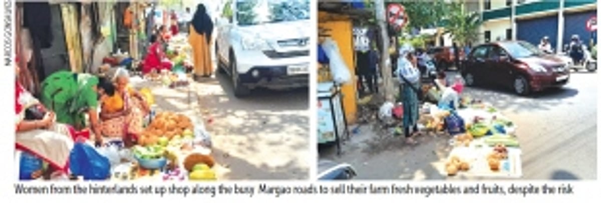 With govt reneging on roadside markets promise, vendors selling gaunti produce risk lives and limbs on Goa’s highways