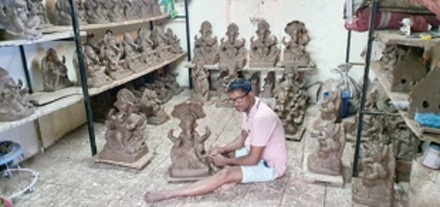 With high cost of labour, Ganesh idol artisans at cross roads