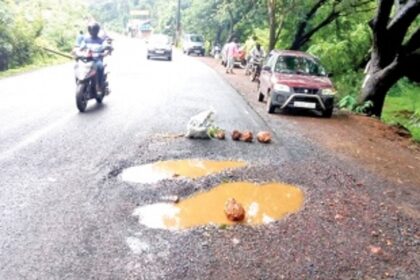 With huge and numerous craters, Ponda roads have become death traps
