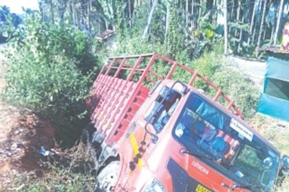 With no terminus, truck drivers struggle to find parking space in Ponda