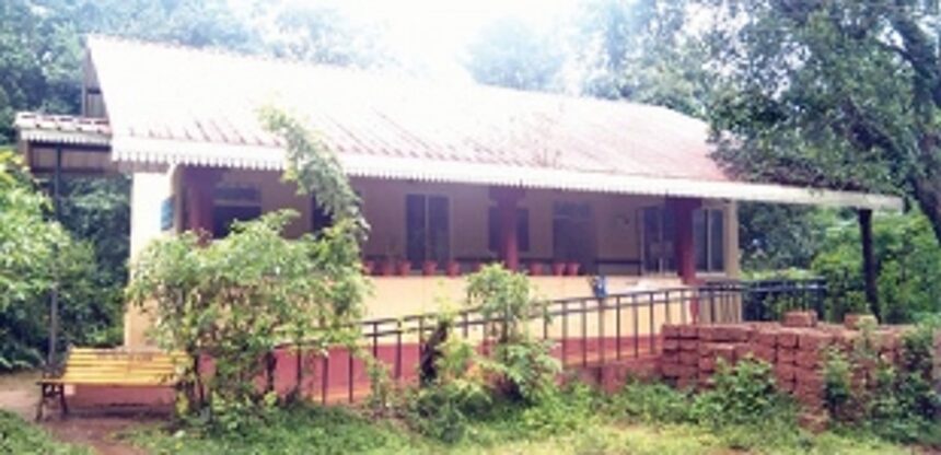With school set to move 5-km away, irate parents of Veling-Priol ask CM to step in 1 With school set to move 5-km away, irate parents of Veling-Priol ask CM to step in