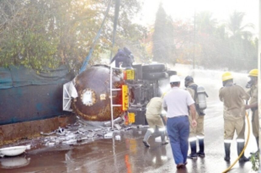 Without a vehicle, head of Mormugao disaster management crippled 1 Without a vehicle, head of Mormugao disaster management crippled
