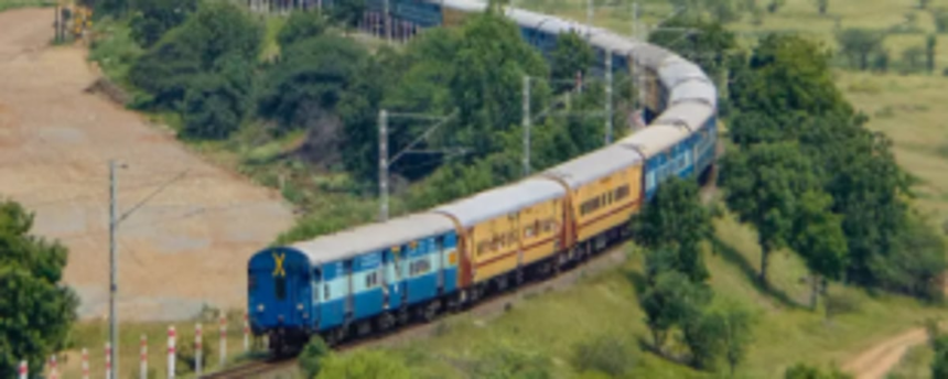 Woman passenger  robbed in train