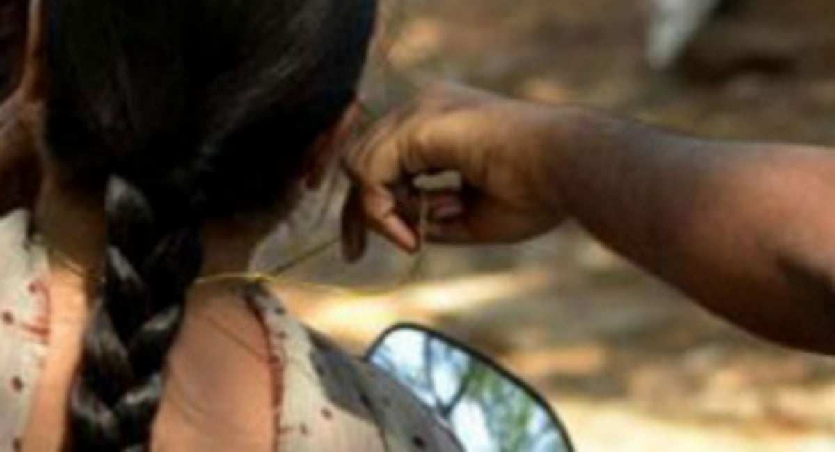 Woman robbed   of mangalsutra   at Duler