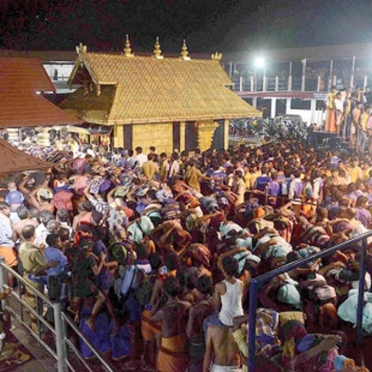 Women have constitutional right to enter Sabarimala temple: SC
