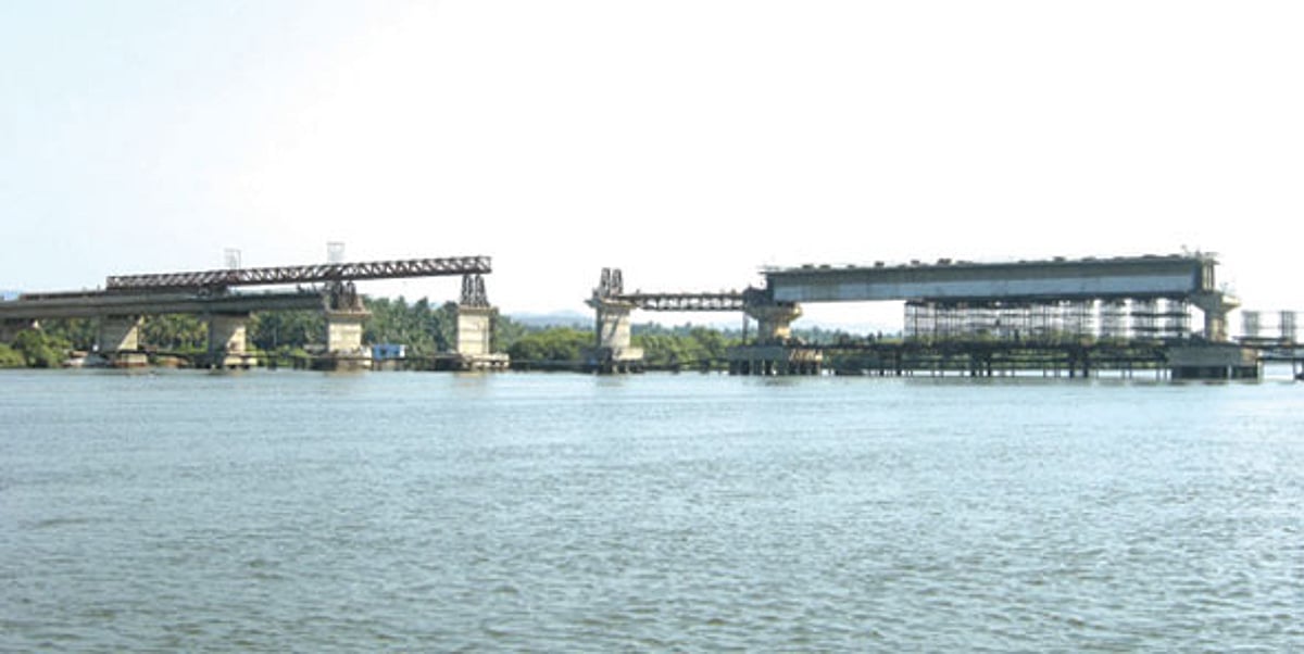 Work on the Assolna-Cavelossim bridge across River Sal has been dragging on since 2009.