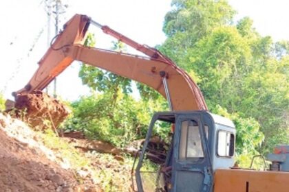 Work to desilt Khandepar River basin commences