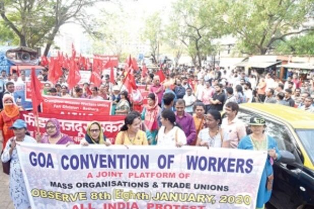 Workers hold rally protesting  Centre's 'disrespectful' attitude