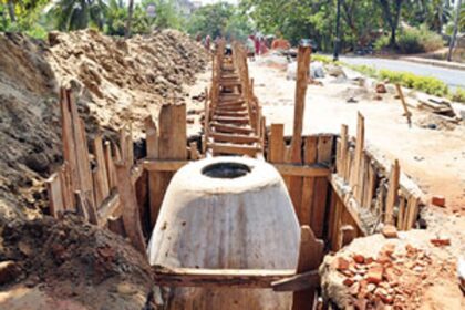 Works underway by the PWD to lay a sewer and water pipeline