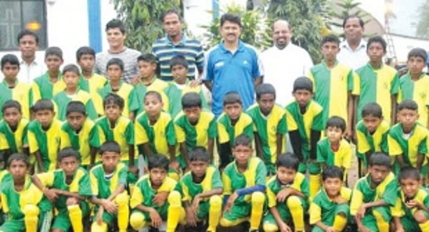 Young Ambaulim footballers get kits