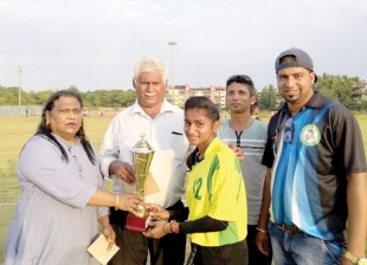 Young Sports win State hockey title