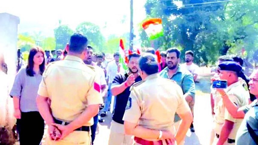Youth Cong protests at Mardol police station 1 Youth Cong protests at Mardol police station