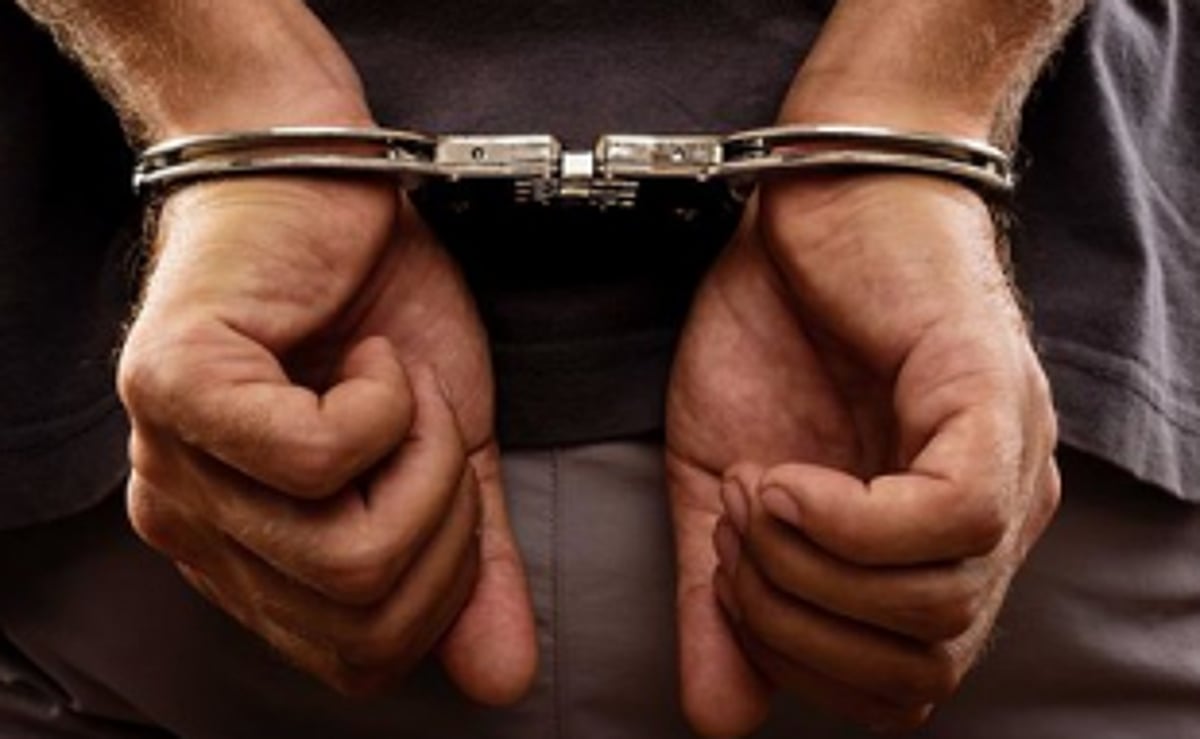 Youth held for showing porn  to minor boy at airport