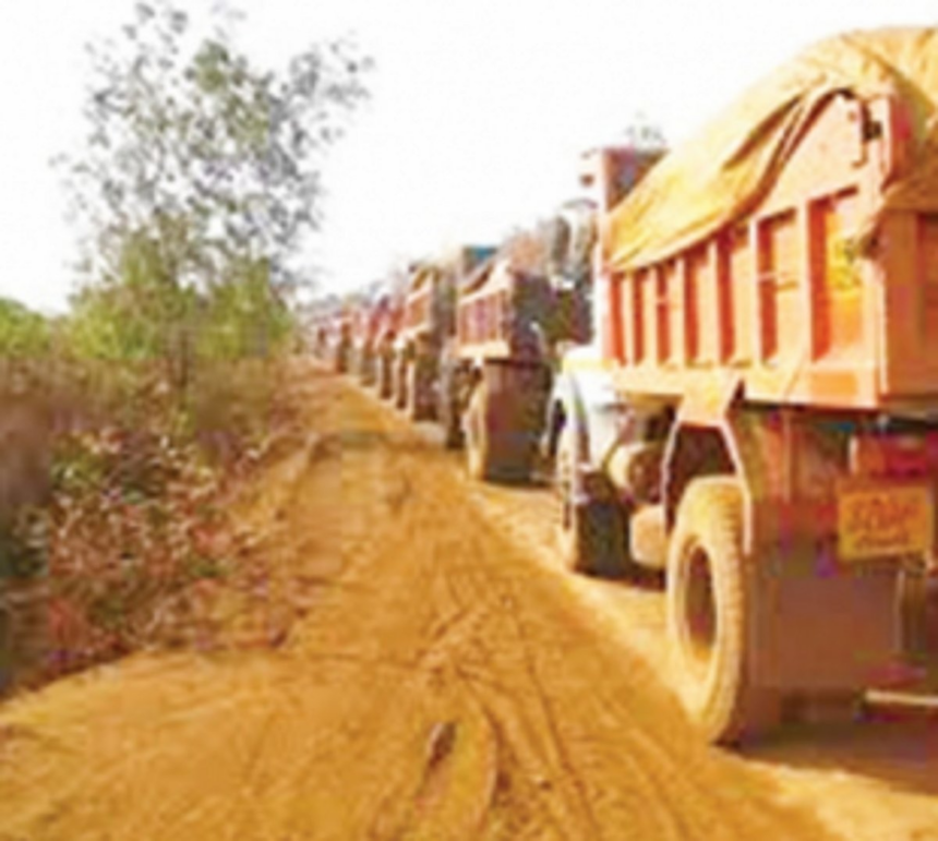 Youth seriously injured at Kapse, locals stop ore transportation 1 Youth seriously injured at Kapse, locals stop ore transportation
