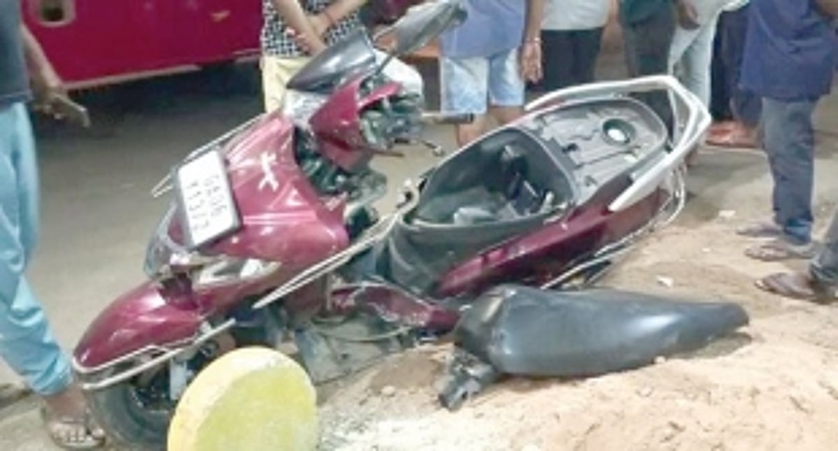 Youths riding ‘triples’ get hit by KTC bus while trying to evade cops, two killed