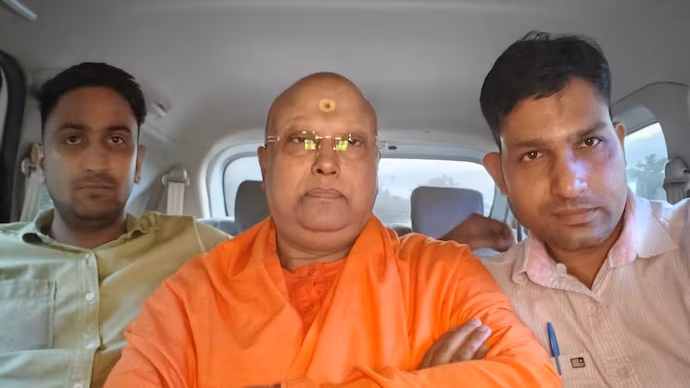 17 Women Students Allege Molestation, Swami Chaitanyanand Saraswati Taken Into Custody in Agra 1 swami chaitanyananda saraswati arrested from agra 282459608