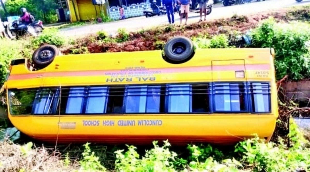 ‘Balrath’ falls in ditch at Cuncolim, 22 students injured