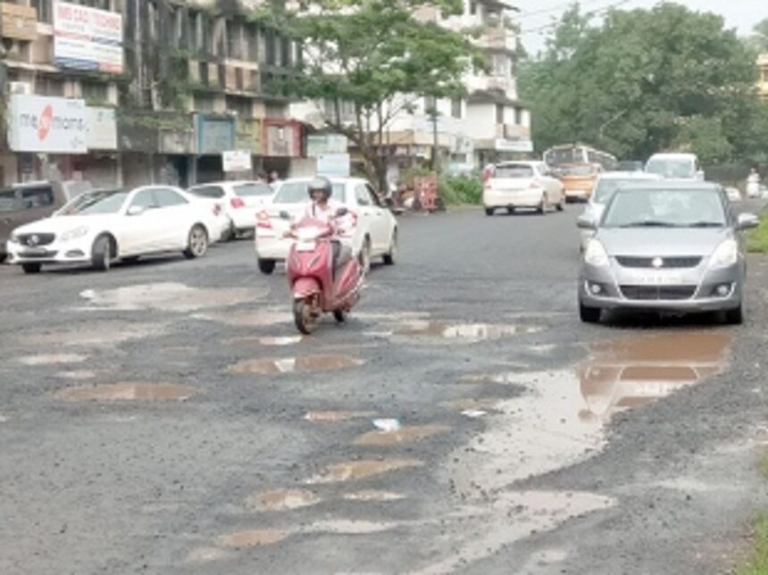 ‘Crater-ridden’ Ponda roads are death traps for motorists! 1 ‘Crater-ridden’ Ponda roads are death traps for motorists!