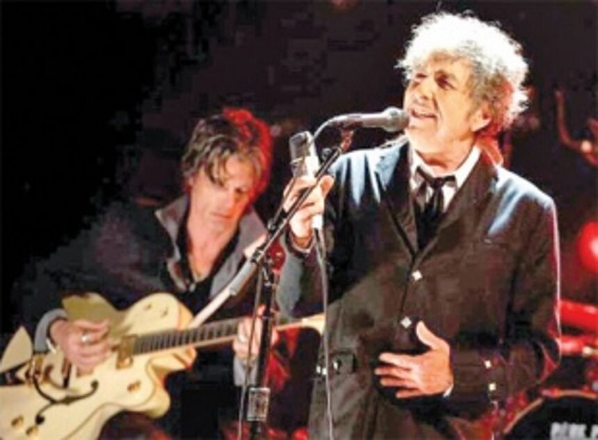 ‘How does it feel’? Dylan makes Nobel history... 1 ‘How does it feel’? Dylan makes Nobel history...