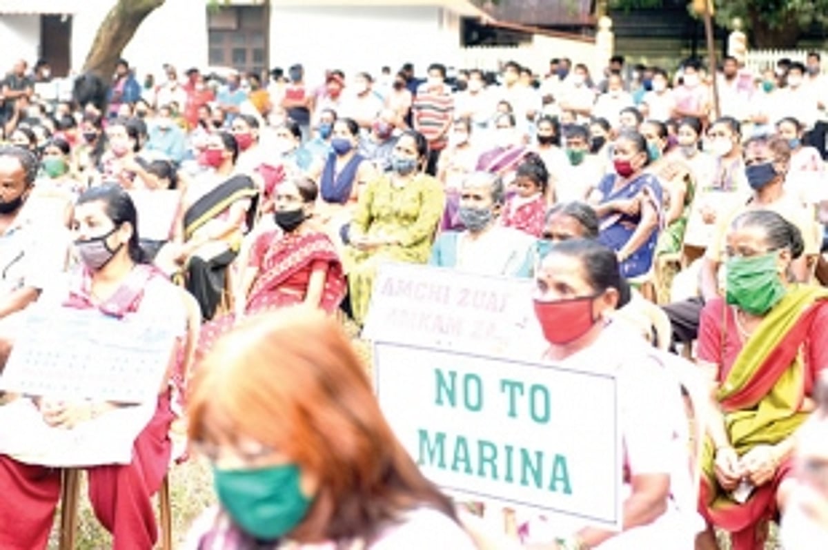 ‘Marina Naka’ slogan echoes at public meet