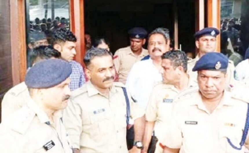 ‘ShivPremis’ lay siege to Calangute P’yat Ghar, triggering a potential communal flare up