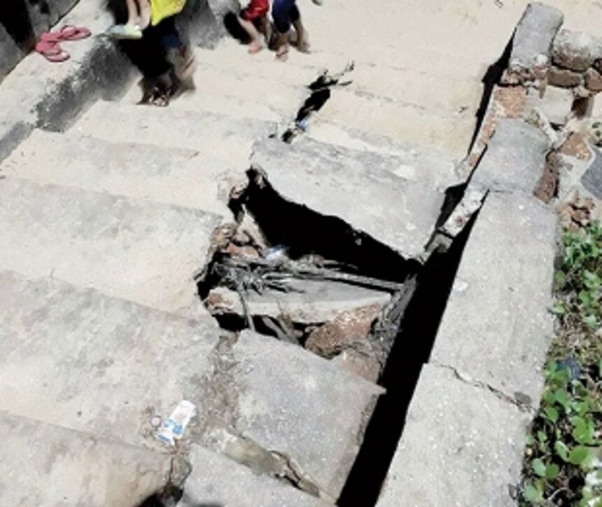 ‘Suicidal steps’ at Sernabatim Beach