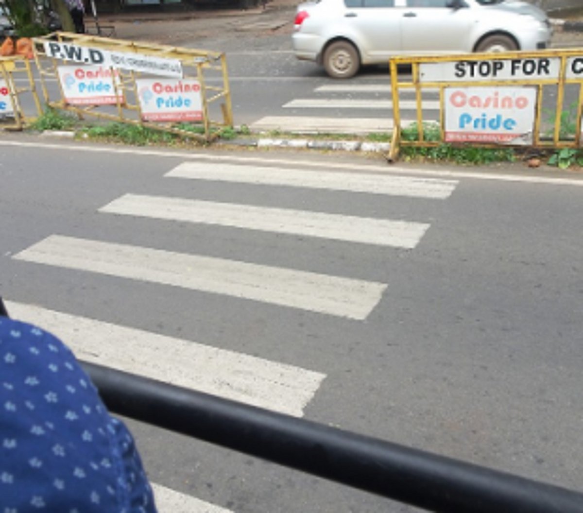 ‘Zebra crossing   at Panjim bus   stand confusing’