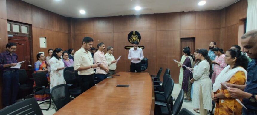 Vigilance Awareness Week pledge observed at North Goa Collectorate 1 7de145eb 0bbd 4feb ab50 2459fac619f2 1024x461 1