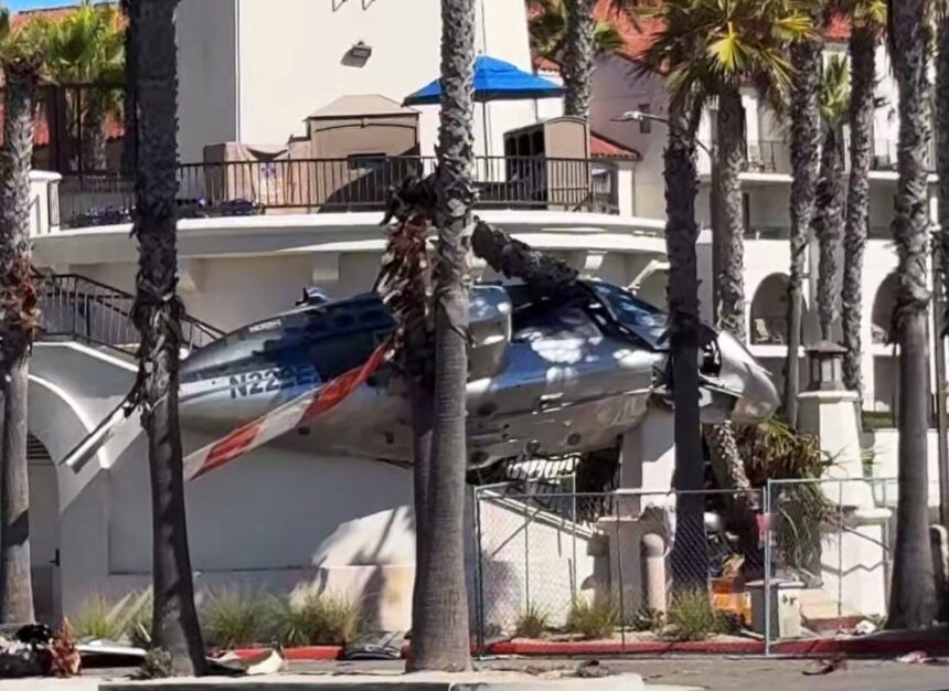 Helicopter Spins Out of Control, Crashes in Huntington Beach, California: Five Injured and Hospitalized 1 G3ArblyXsAAD1LM e1760253925228