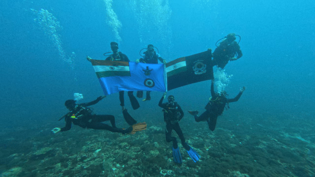 Indian Air Force and Coast Guard join forces for maiden scuba diving mission off Vijaydurg coast 1 IAF Coast Guard scuba diving